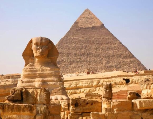 Tour to the Giza Pyramids and Nile Cruise Lunch from Alexandria Port
