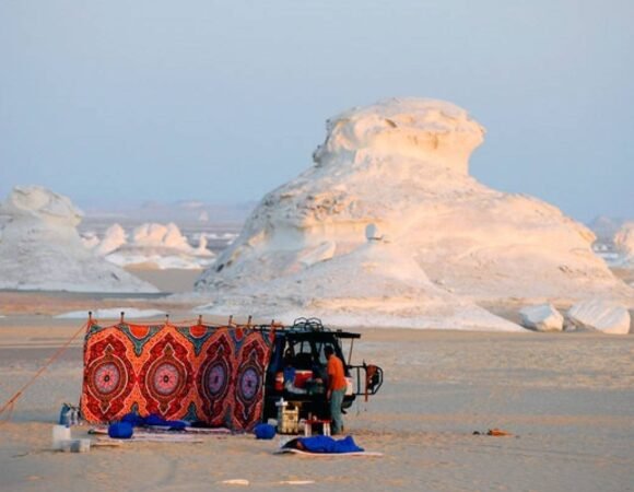 2-Day Tour to Bahariya Oasis, White, and Black Deserts
